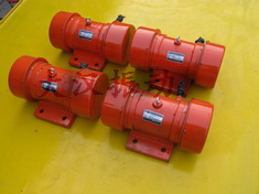 YZS振動(dòng)電機(jī):激振能力強(qiáng)，拆卸方便。